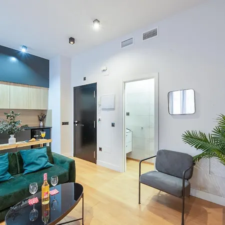 Apartment New Levante Pool & Museums Apartament